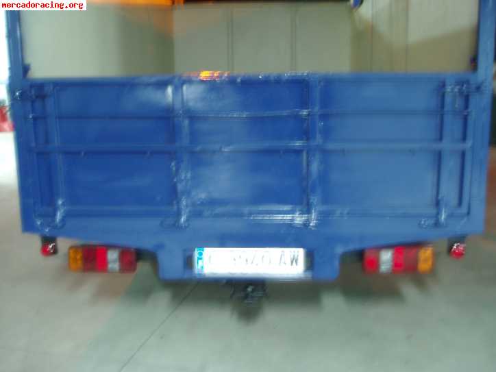 Camion nissan para asistencia,tambien coge coche carreras de
