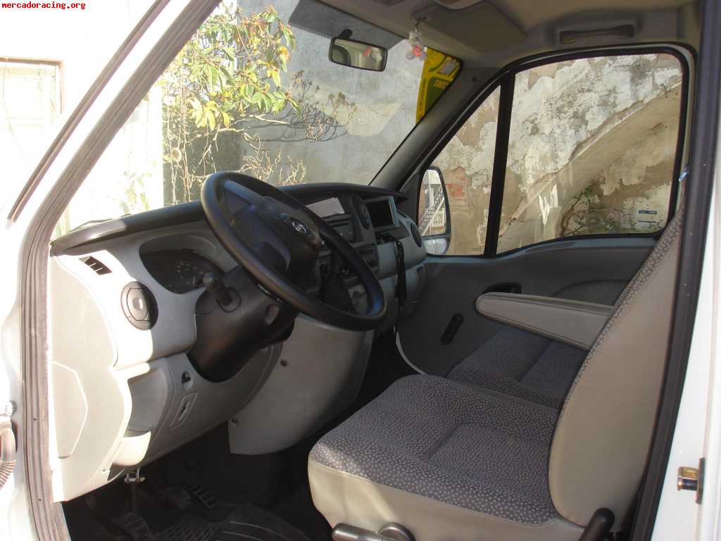 Vendo furgoneta porta-coche y asistencia