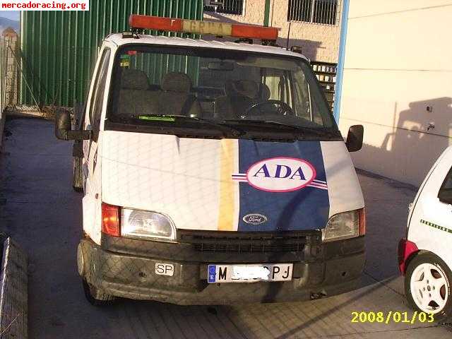 Vendo grua portavehiculos ford transit turbo año 94