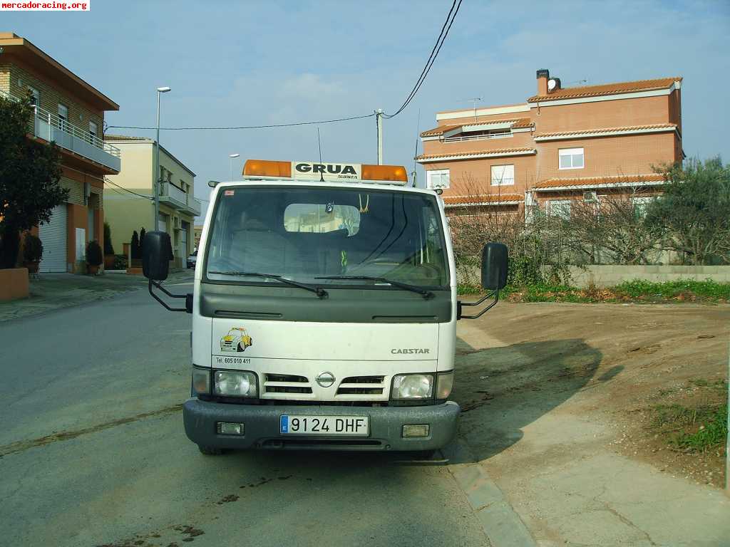 Vendo grua nissan cabstar 2004