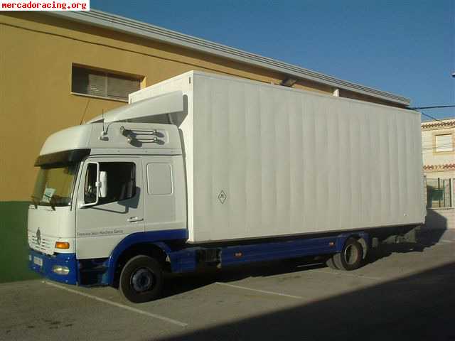  se vende mercedes atego 923 con caja cerrada de 7,4 m,pe.ca