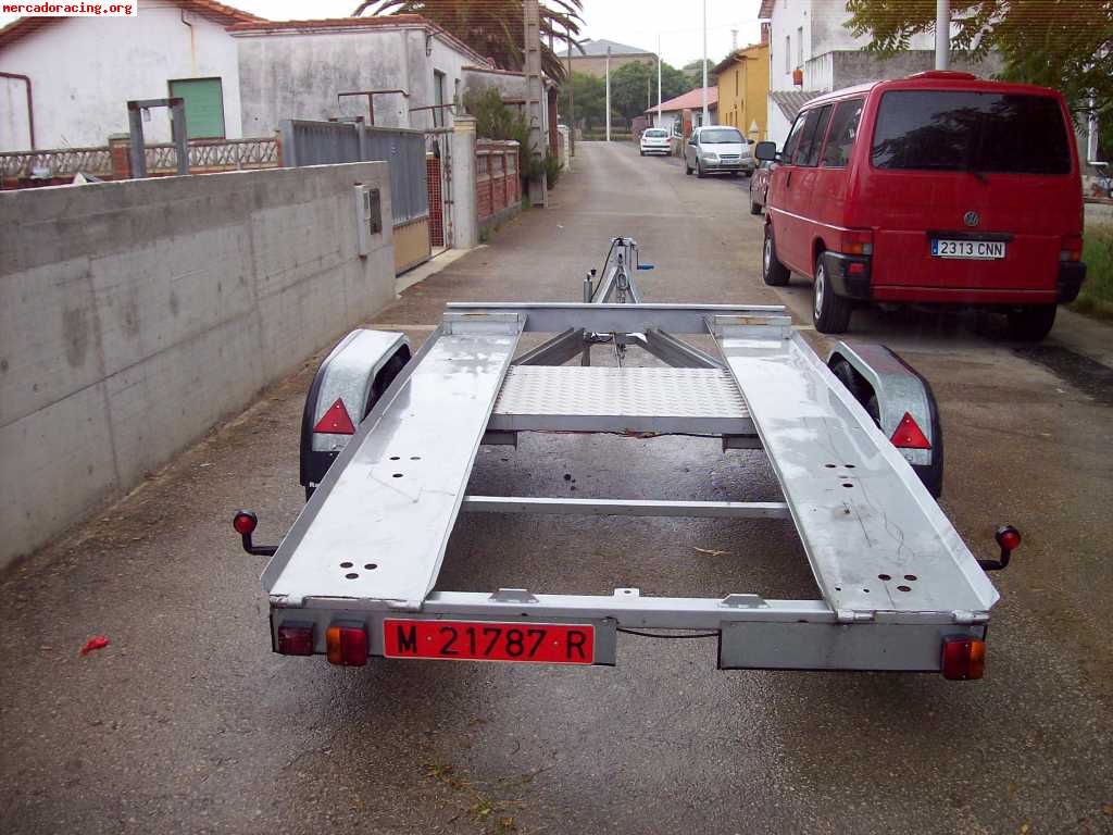 Se vende remolque portacoches para 1200 kg de dos ejes