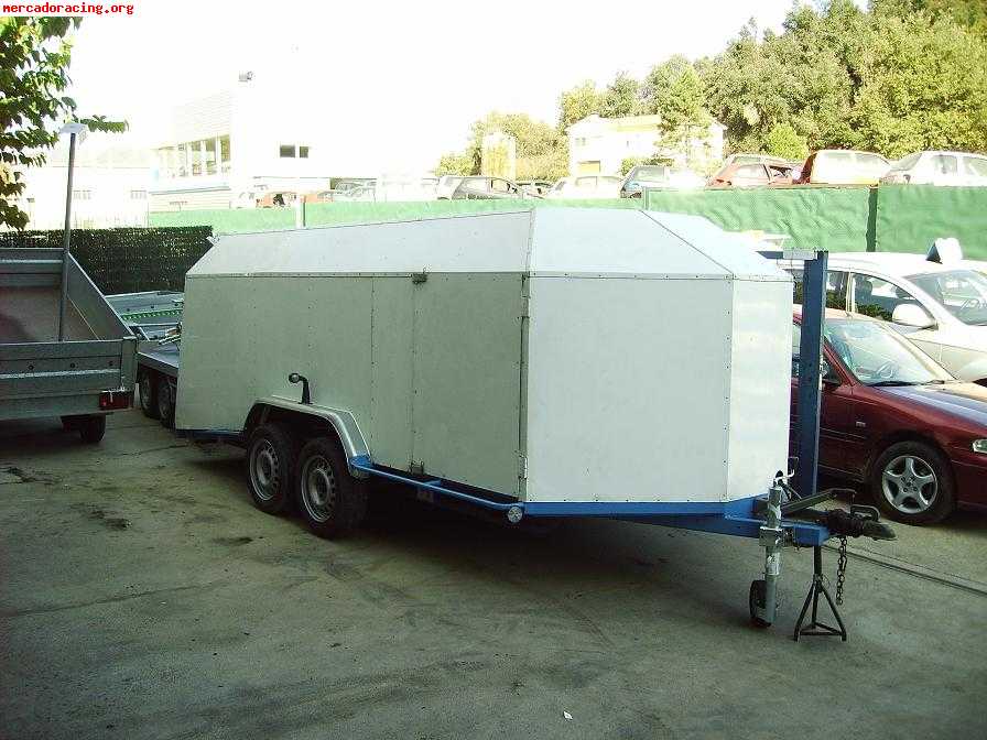 Remolques porta coches cubiertyo y descubierto