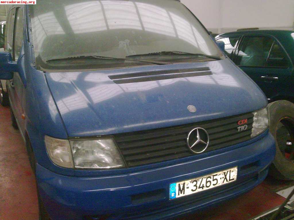 Mercedes vito 110 7 plazas azul impecable con motor roto 180