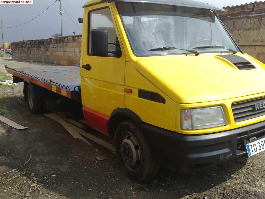 Camion iveco daily porta coches 8000€