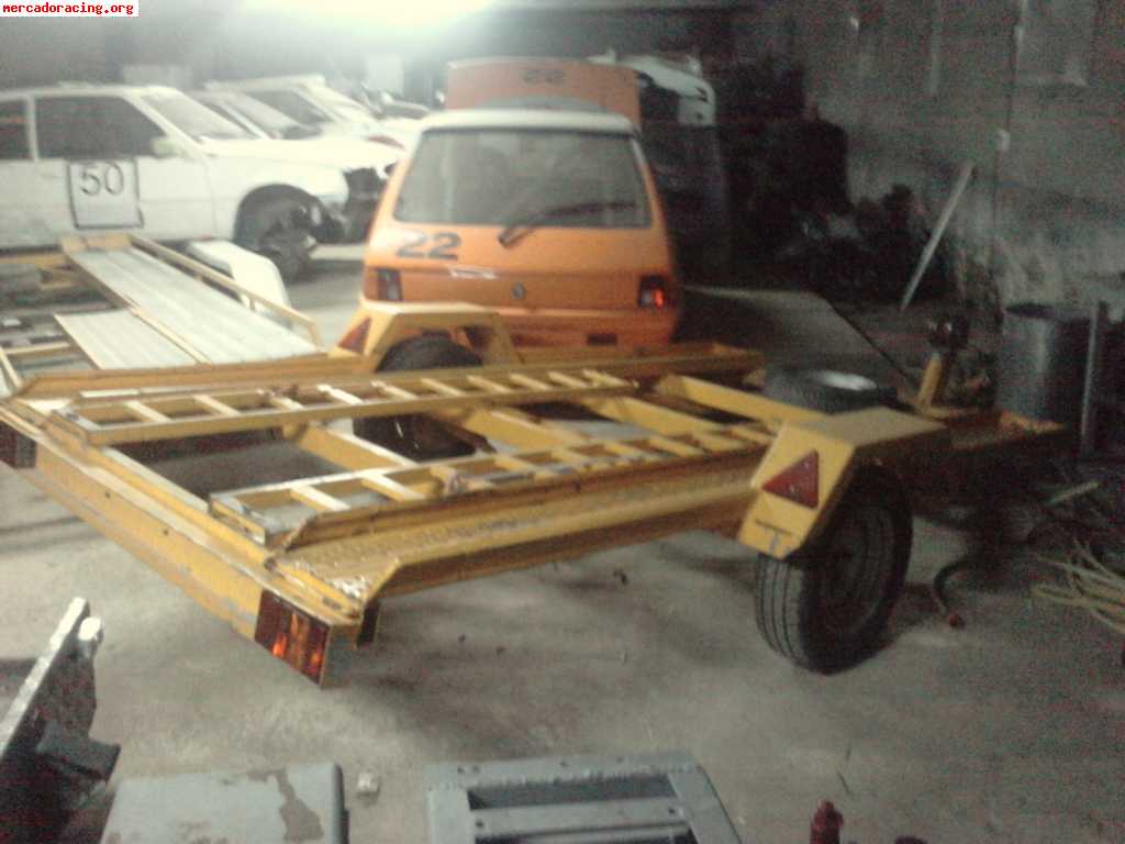 Se vende remolque portacoches con freno de inercia