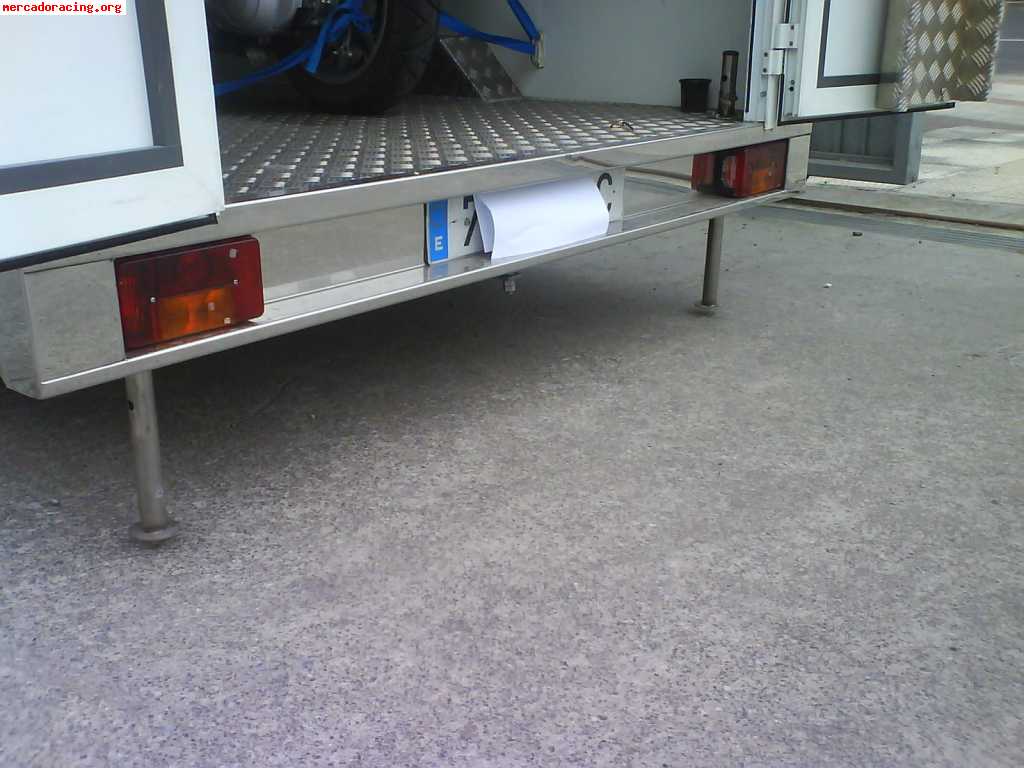 Remolque carrozado