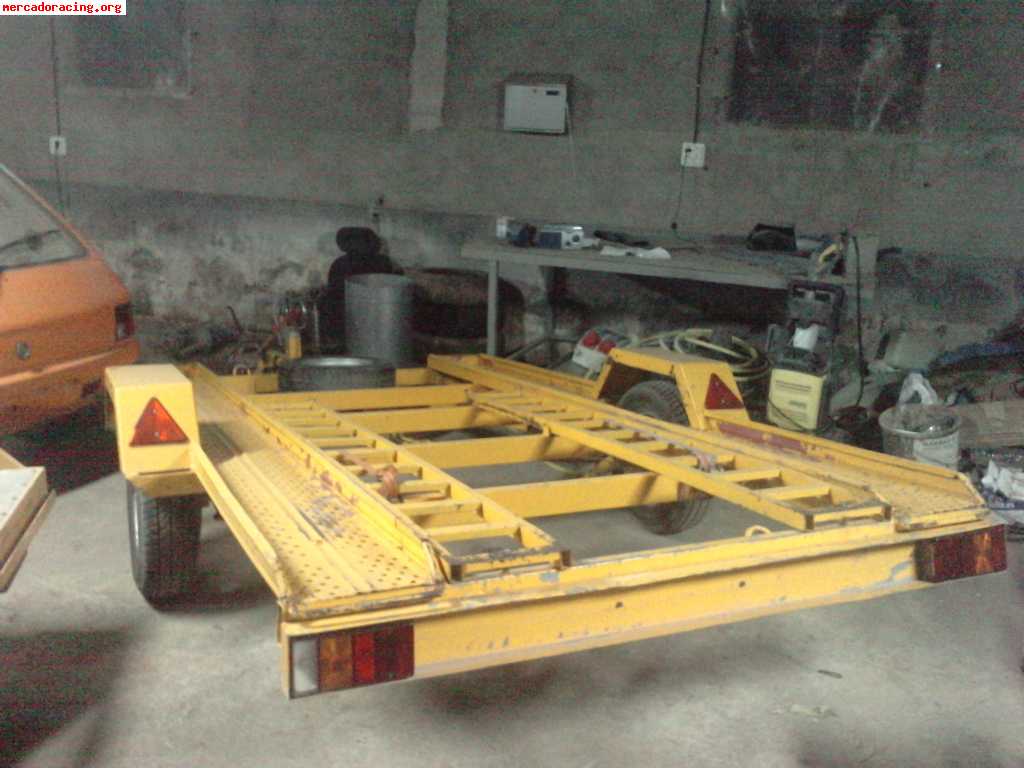 Se vende remolque portacoches con freno de inercia