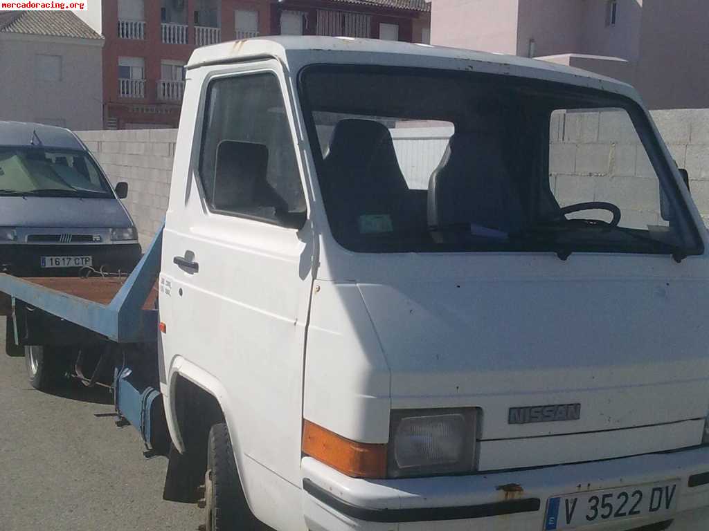 Nissan trade 2.8 portacoches