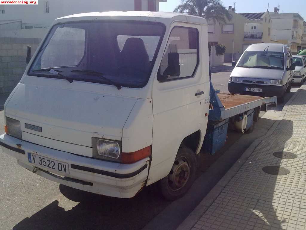 Nissan trade 2.8 portacoches