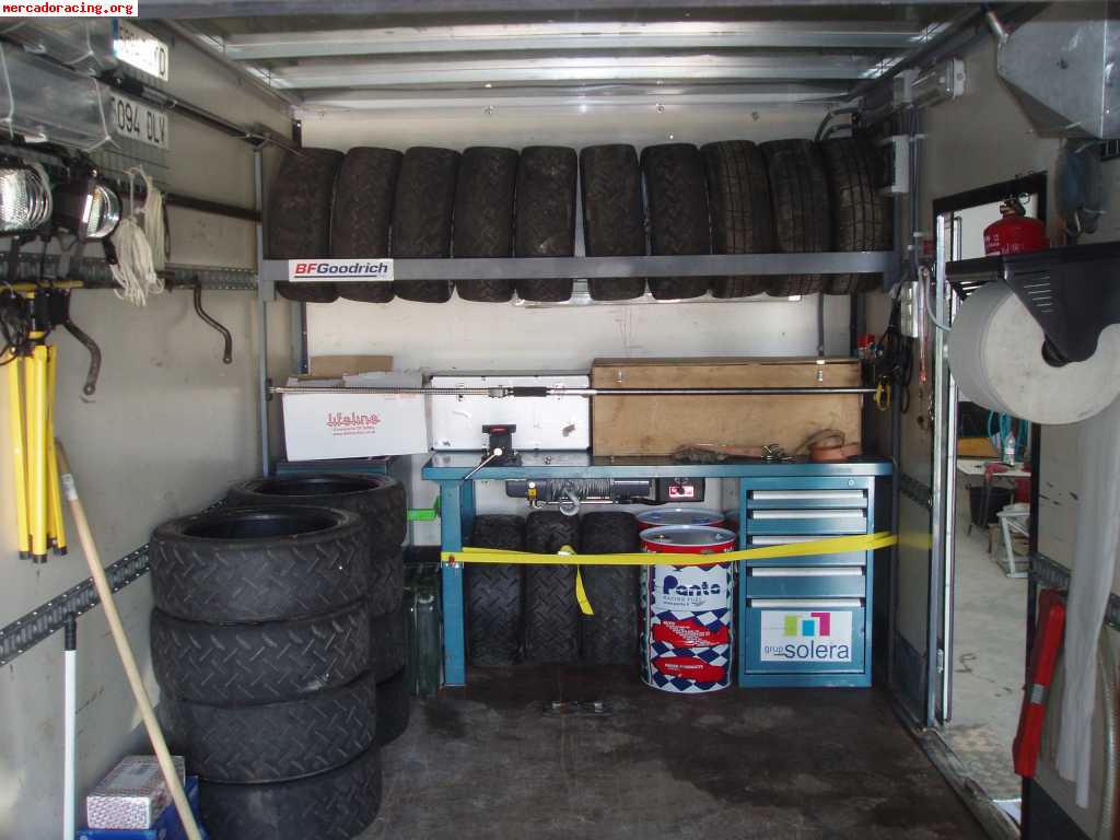 Camión-taller para el transporte de vehículos de competición
