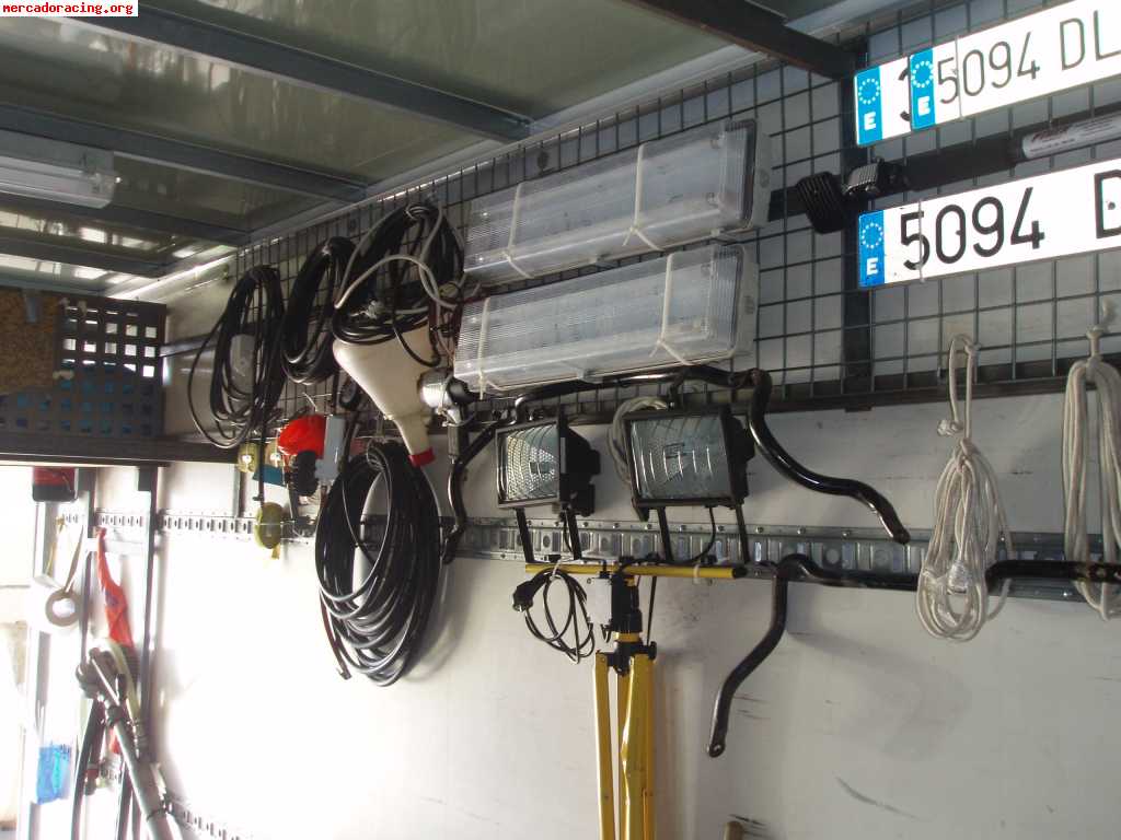 Camión-taller para el transporte de vehículos de competición