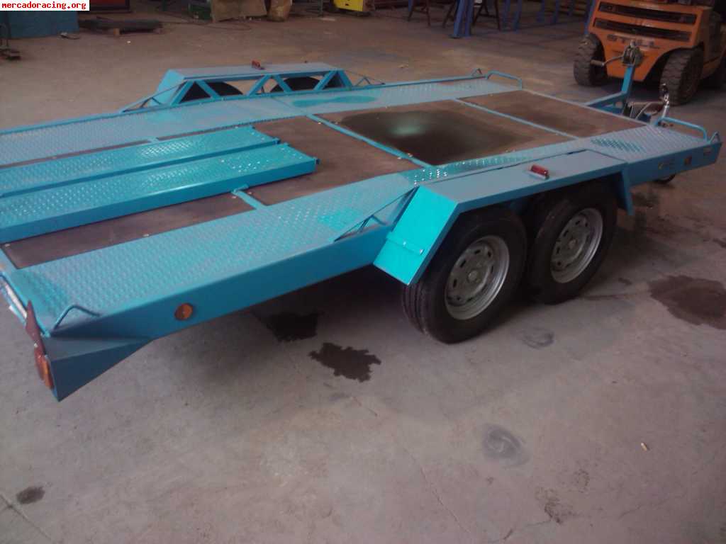 Se vende remolque portacoches.