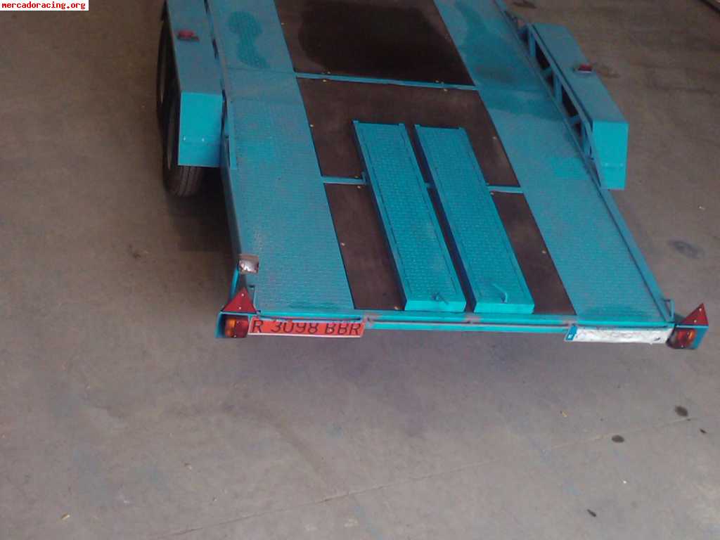 Se vende remolque portacoches.