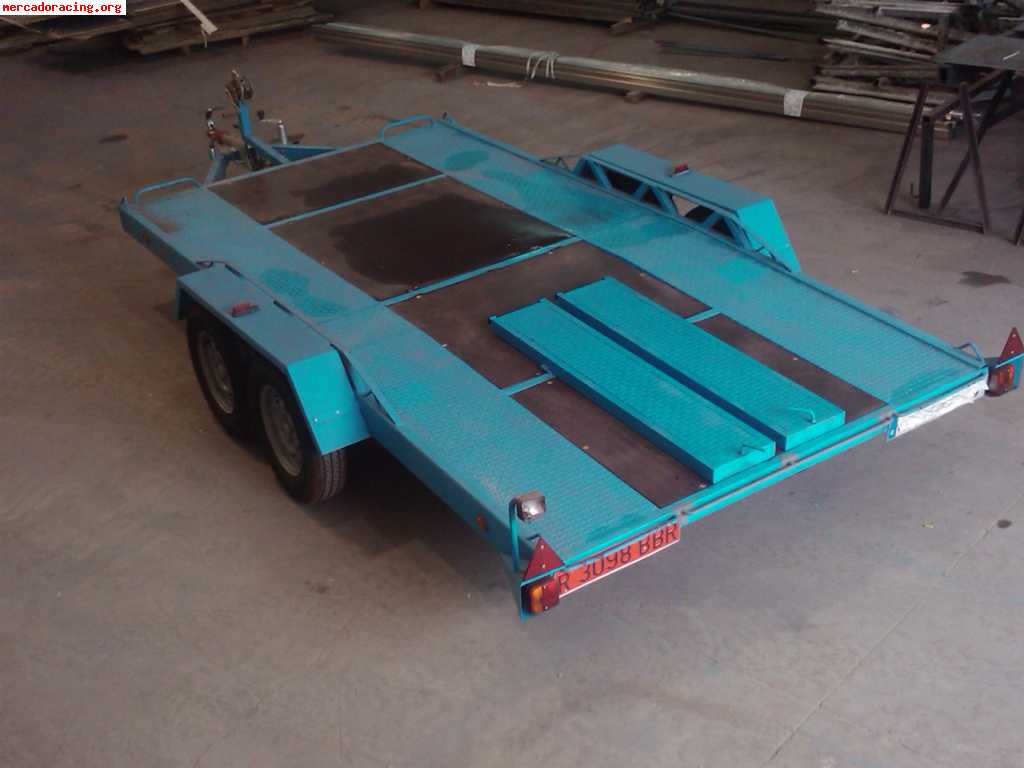 Se vende remolque portacoches.