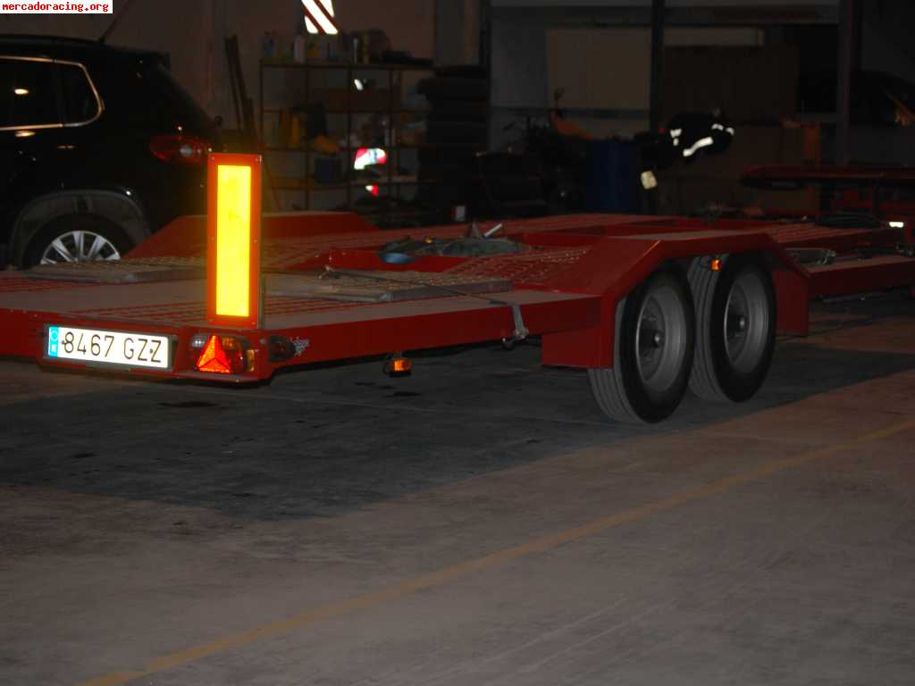Se vende remolque portacoches ligero hasta 3500kg