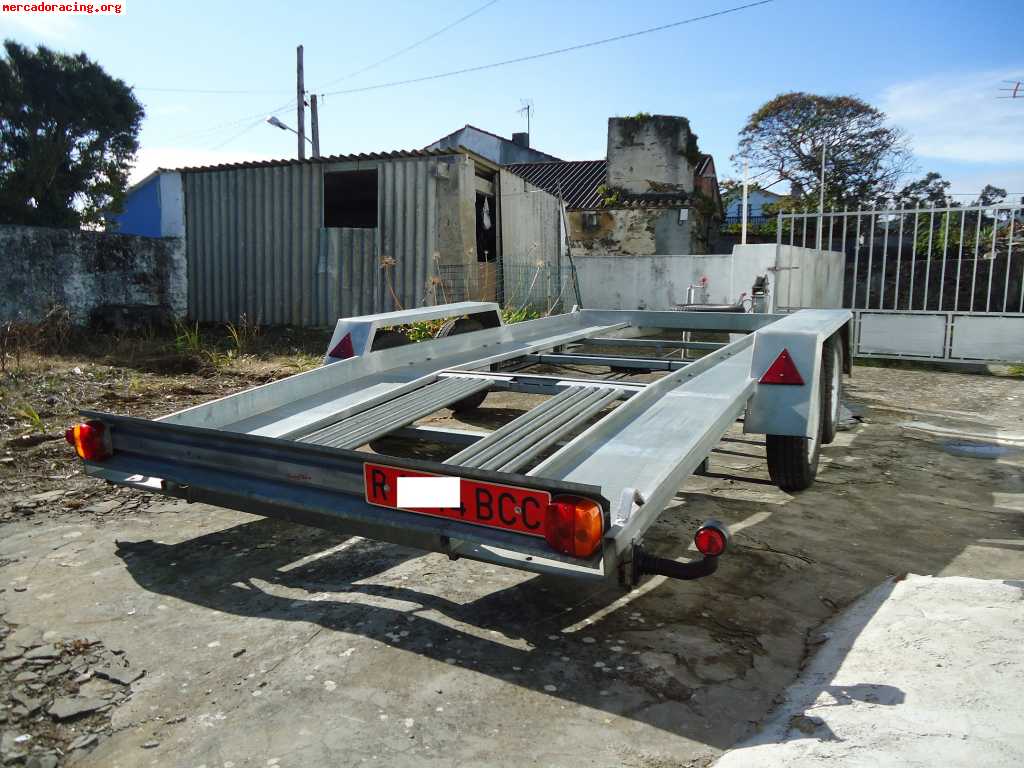 Se vende plataforma portavehiculos doble eje.