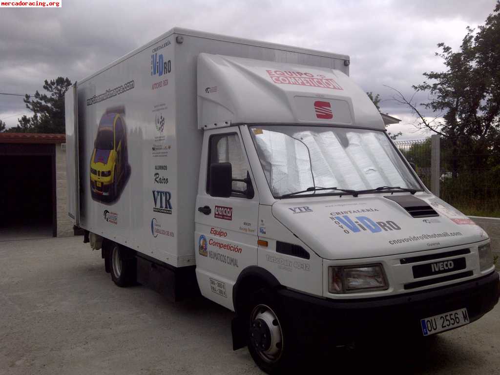 Se vende furgon iveco de asistencia.