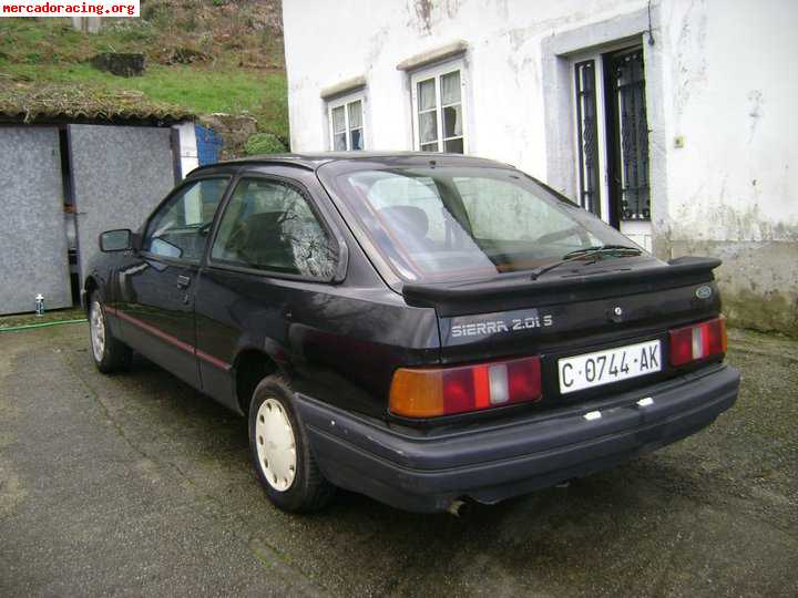 Se vende o se cambia por remolque portavehiculos ford sierra