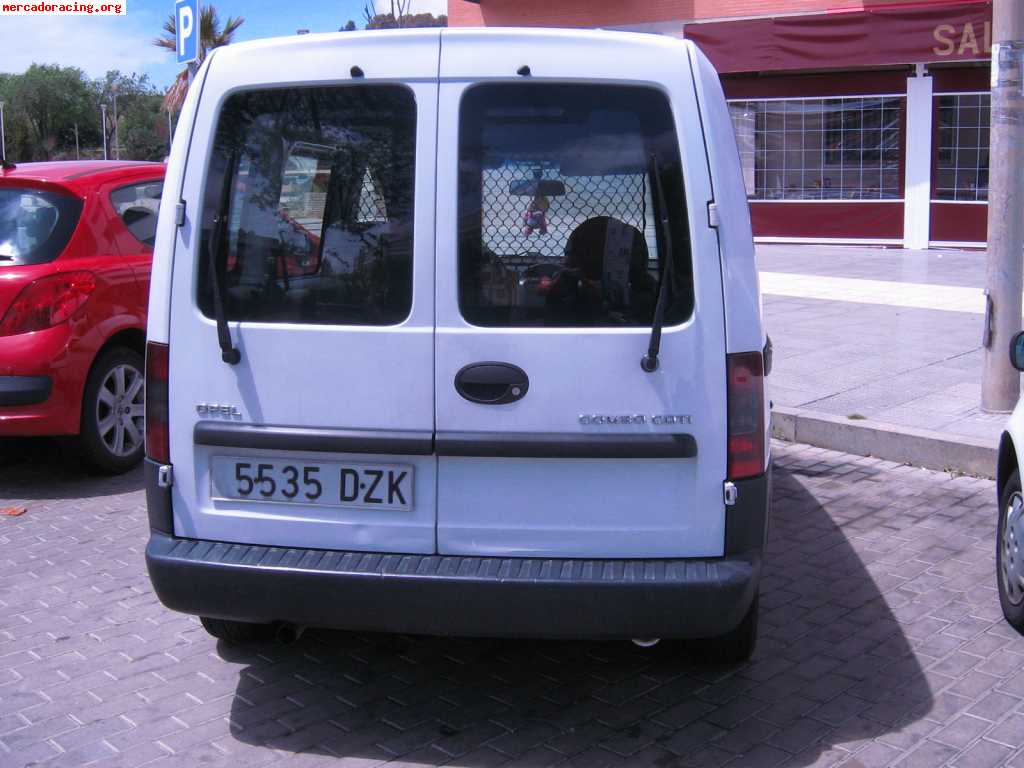 Vendo opel combo d del 2006 en 4500e muy buena