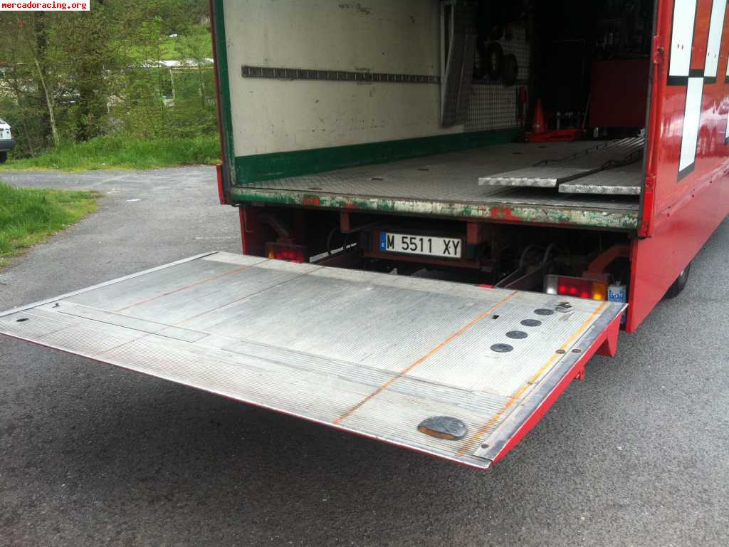 Camion iveco taller portavehiculo