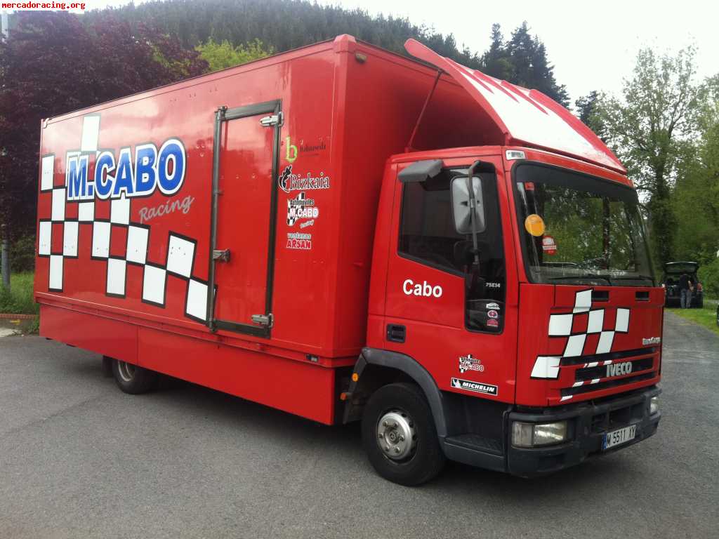 Camion iveco taller portavehiculo