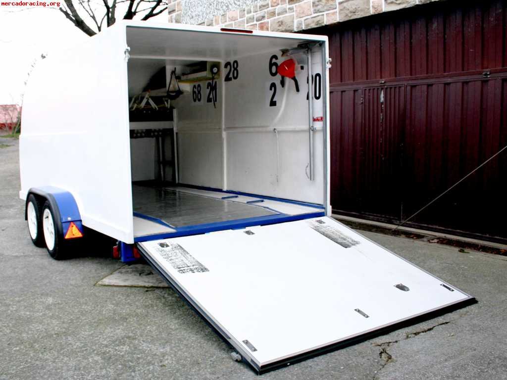 Remolque cerrado, utilizado para kart cros