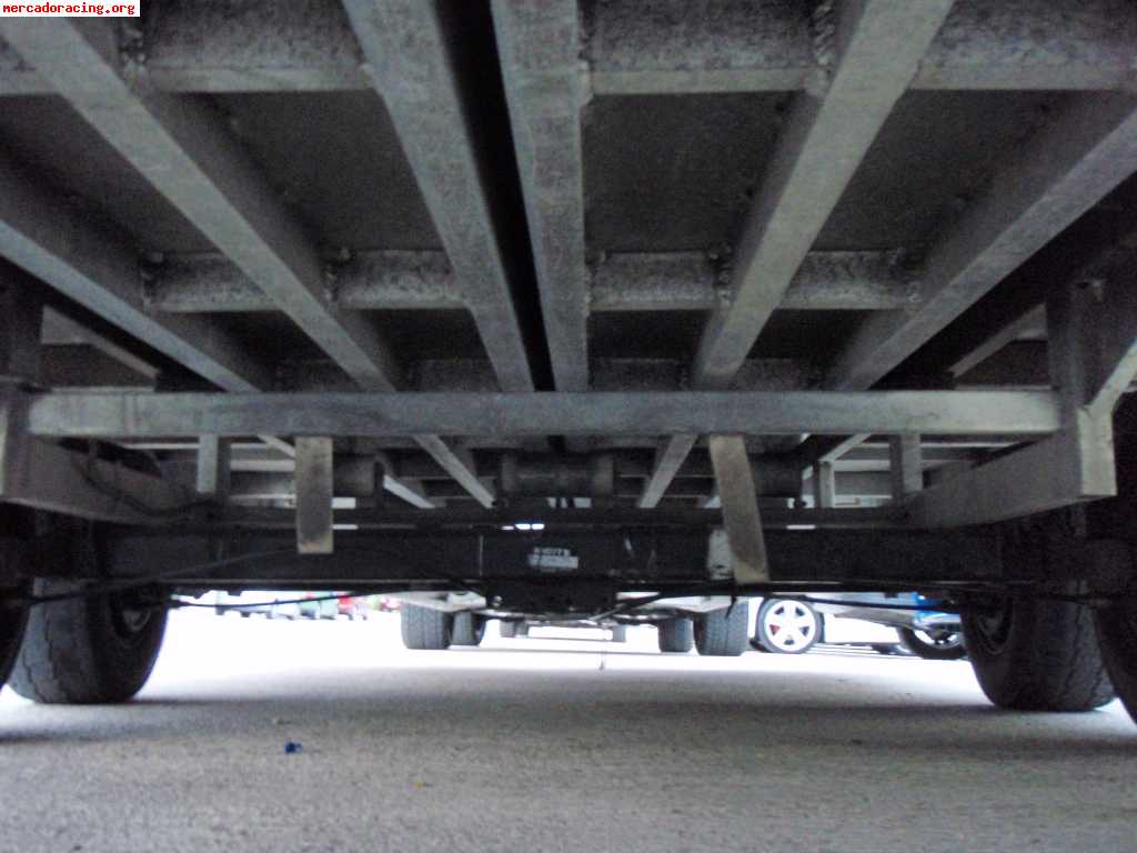 Remolque portacoches. para 2000 kilos.