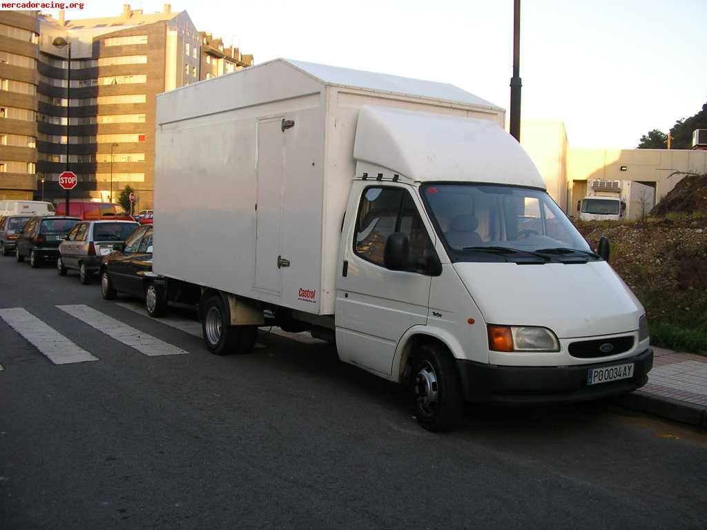 Se vende ford transit 2.5td con caja cerrada ideal para cm o