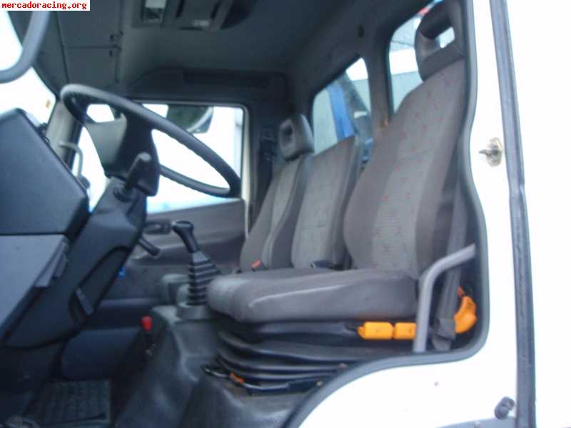 Se vende camión grúa para 2 vehículos nissan ateon