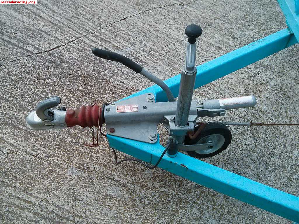 Se vende remolque dos ejes descansabacas