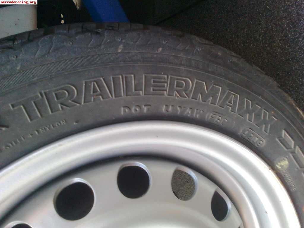 Porta vehiculos con tapa