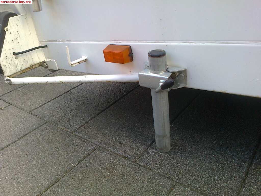 Porta vehiculos con tapa