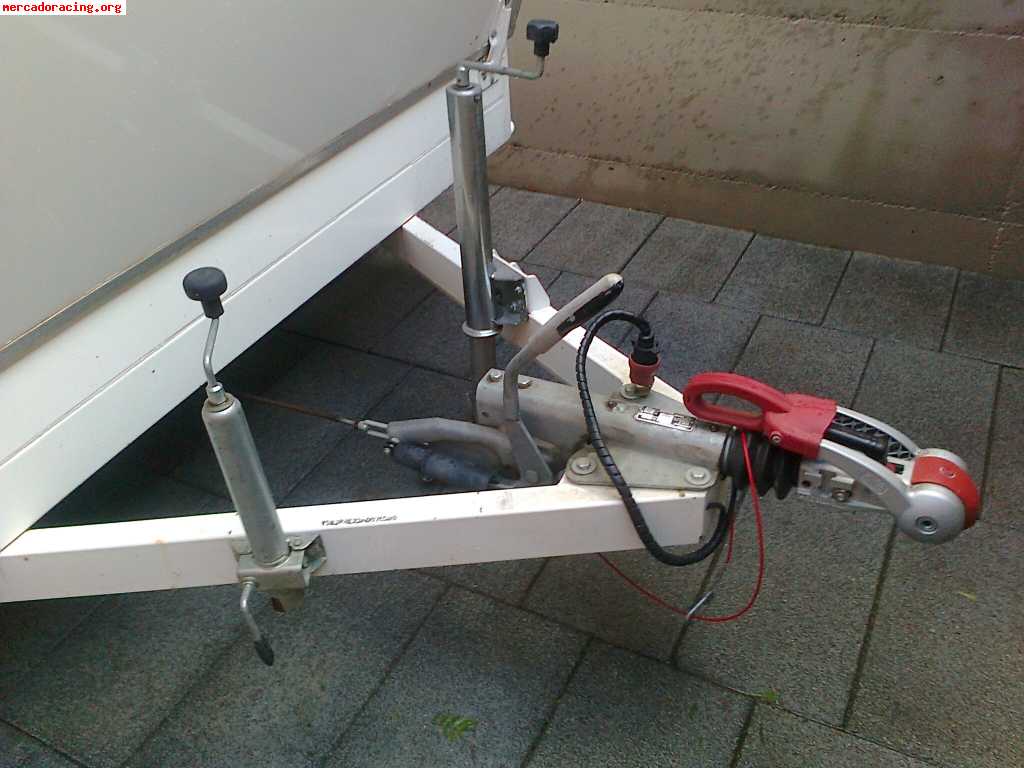 Porta vehiculos con tapa