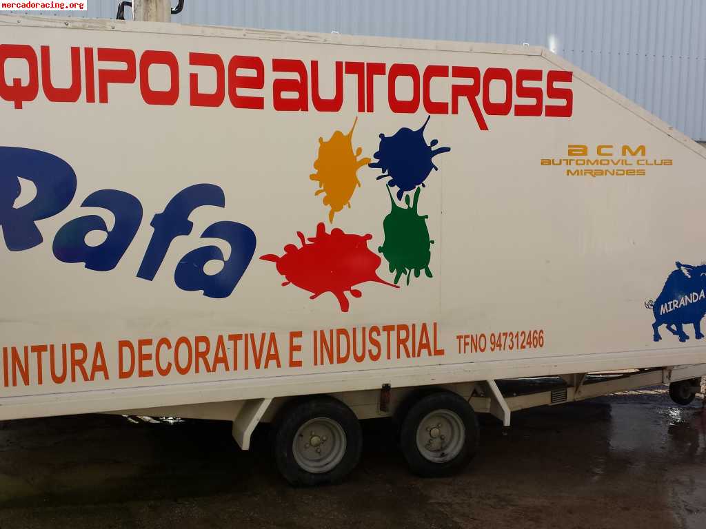 Remolque para coches cerrado