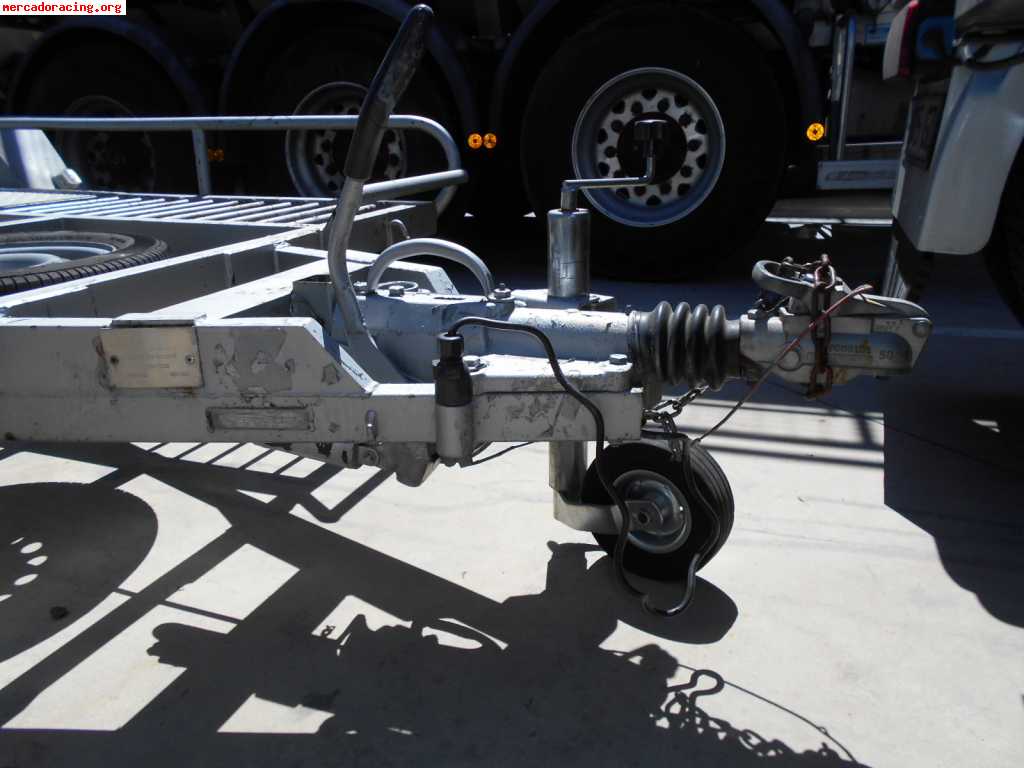 Se vende remolque portacoches 2.000kg