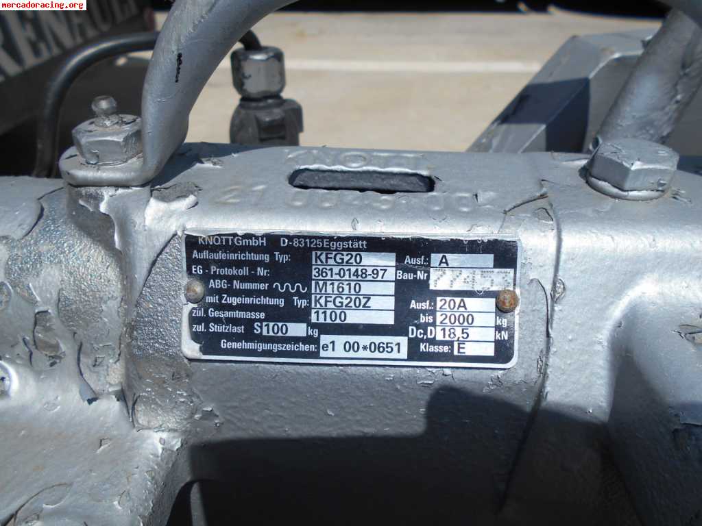 Se vende remolque portacoches 2.000kg