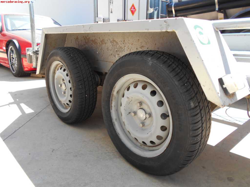 Se vende remolque portacoches 2.000kg