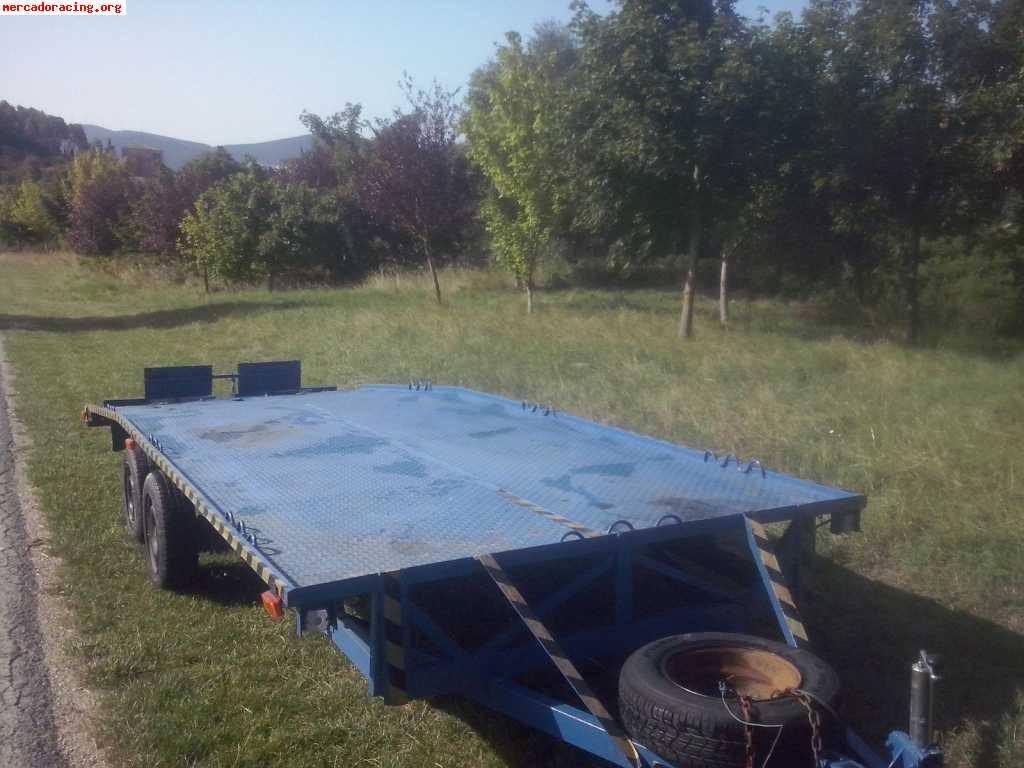 Remolque dos ejes porta coches.