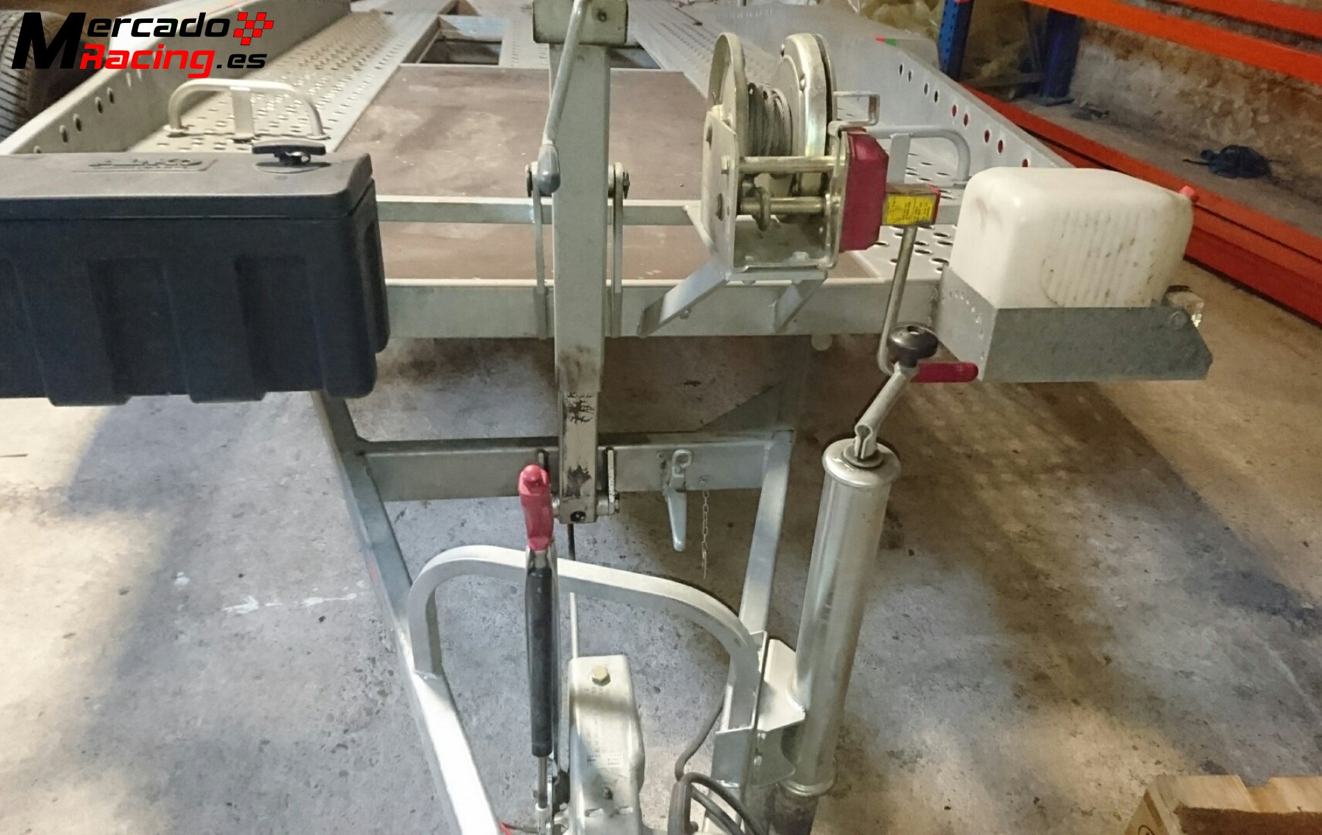 Se vende remolque portacoches marca remolques rodríguez. mmt