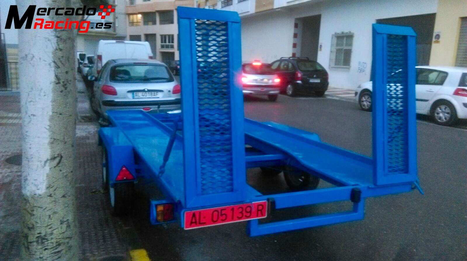 Vendo remolque porta coches con basculante 