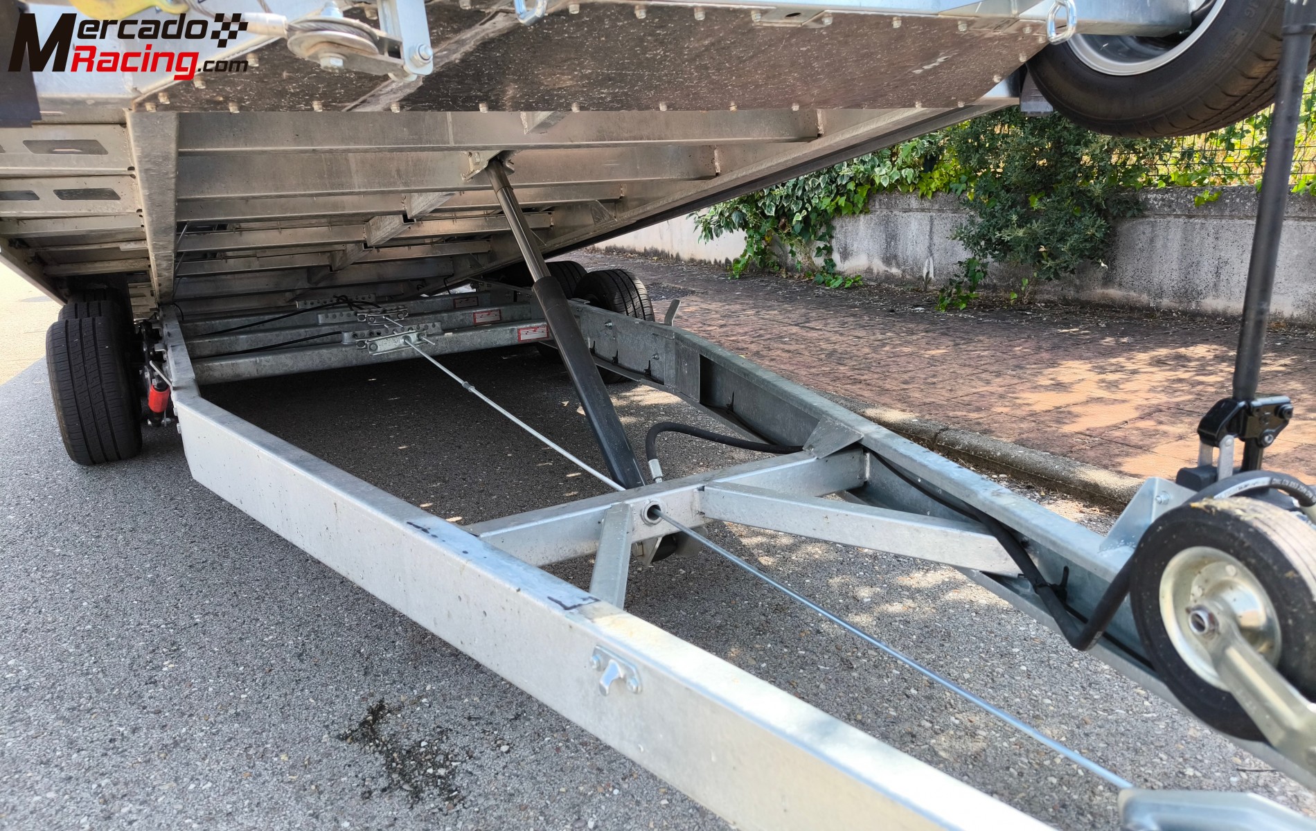 Remolque portacoches basculante 3 ejes 3500kg 6m