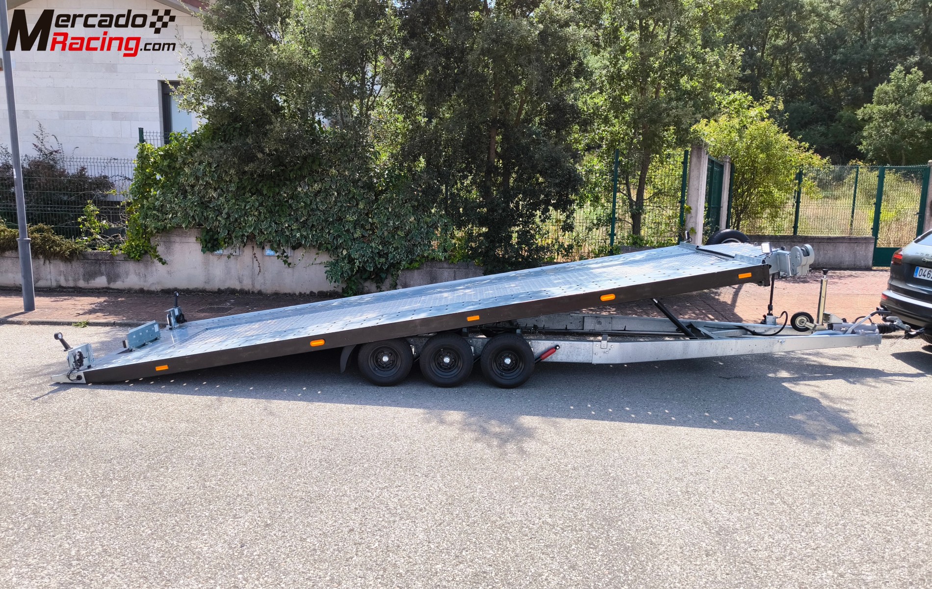 Remolque portacoches basculante 3 ejes 3500kg 