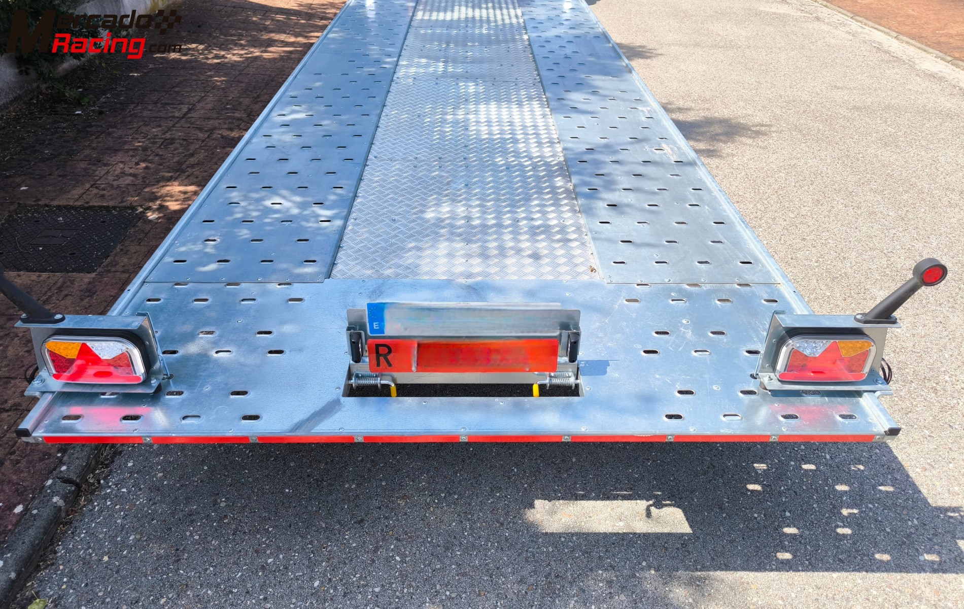 Remolque portacoches basculante 3 ejes 3500kg 