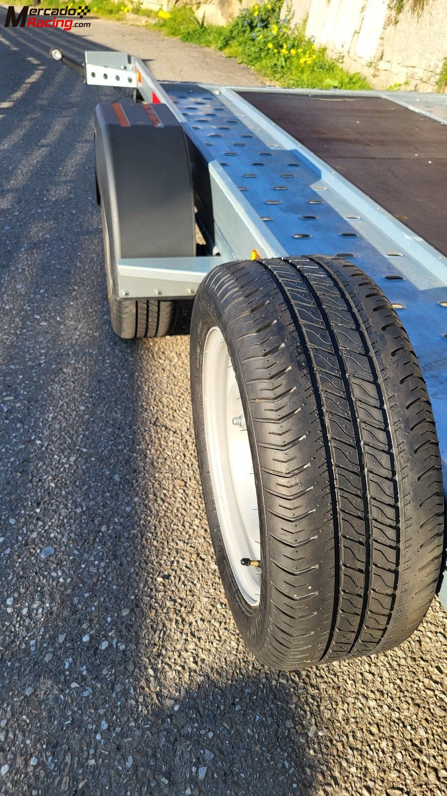 Vendo remolque plataforma porta vehículos basculante