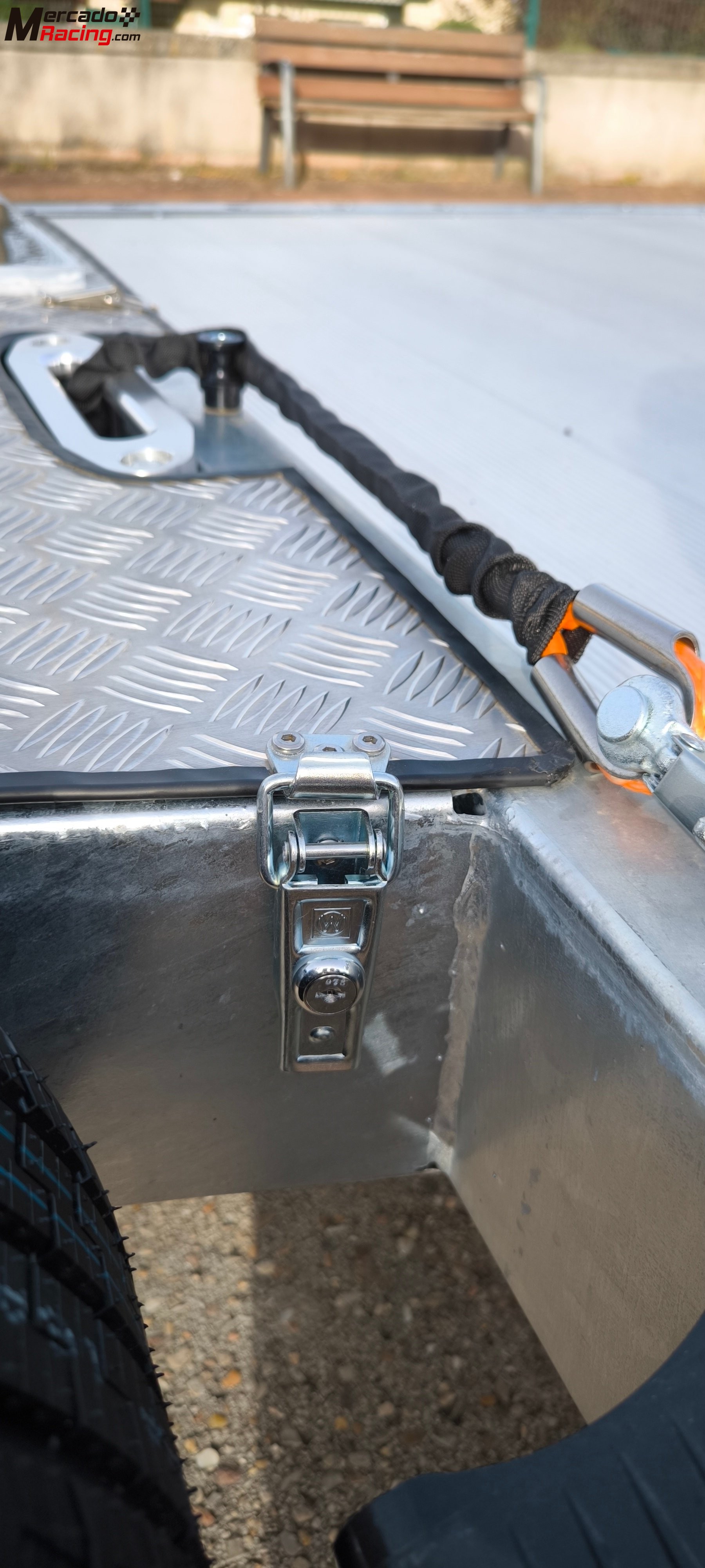 Remolque portacoches basculante 3 ejes 3500kg 