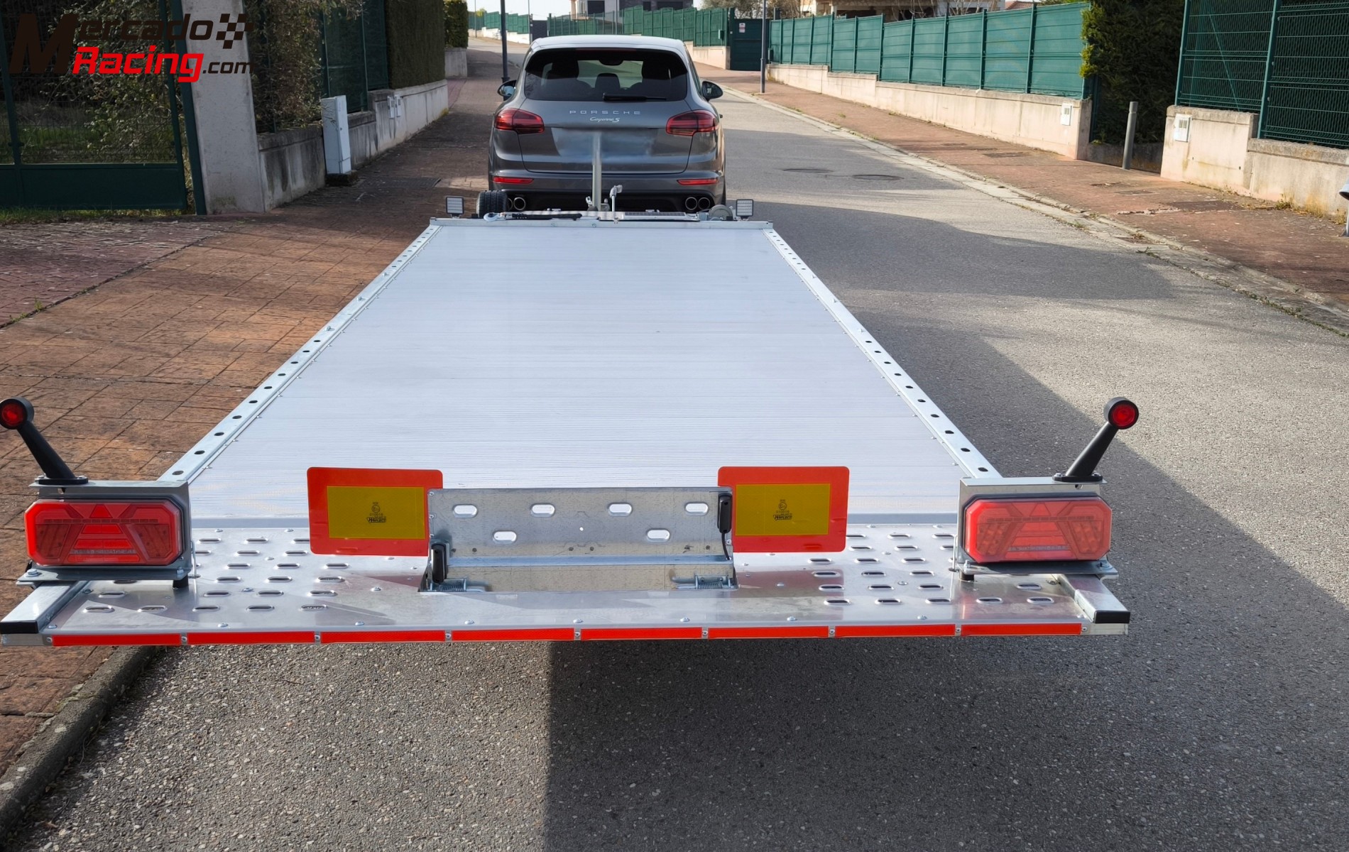 Remolque portacoches basculante 3 ejes 3500kg 