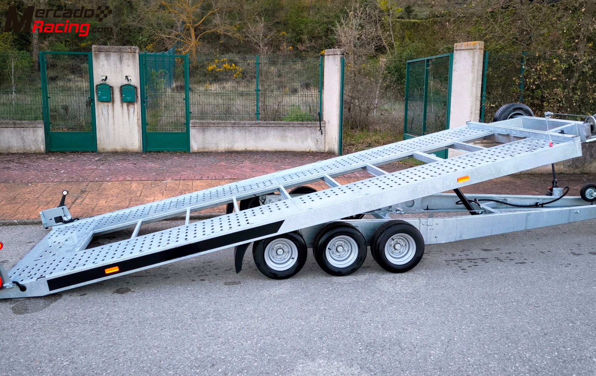 Remolque portacoches basculante 3 ejes 3500kg