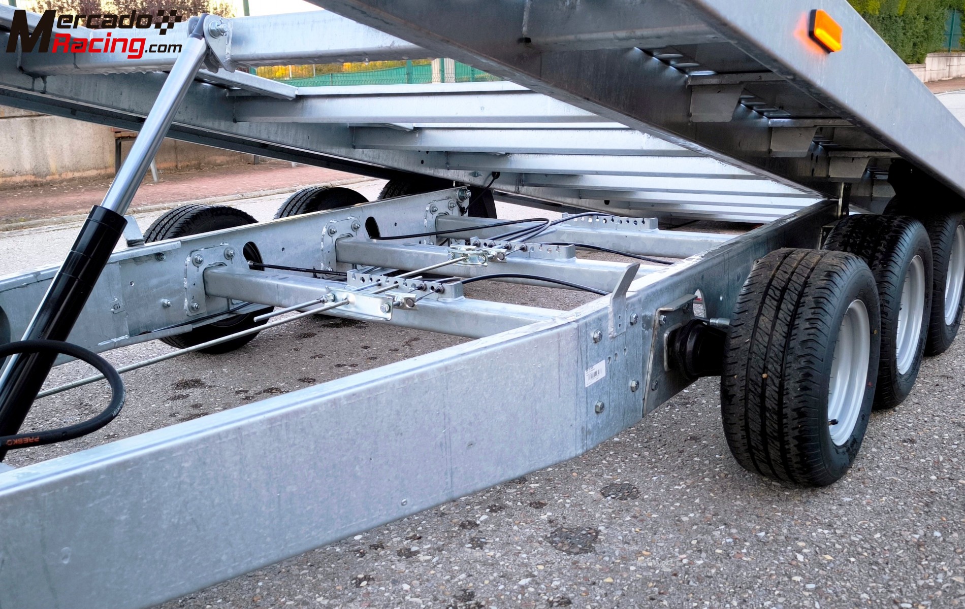 Remolque portacoches basculante 3 ejes 3500kg