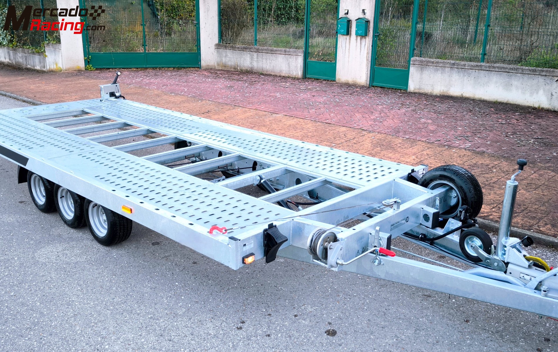 Remolque portacoches basculante 3 ejes 3500kg